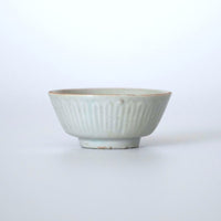 青磁葵文古酒杯 ②