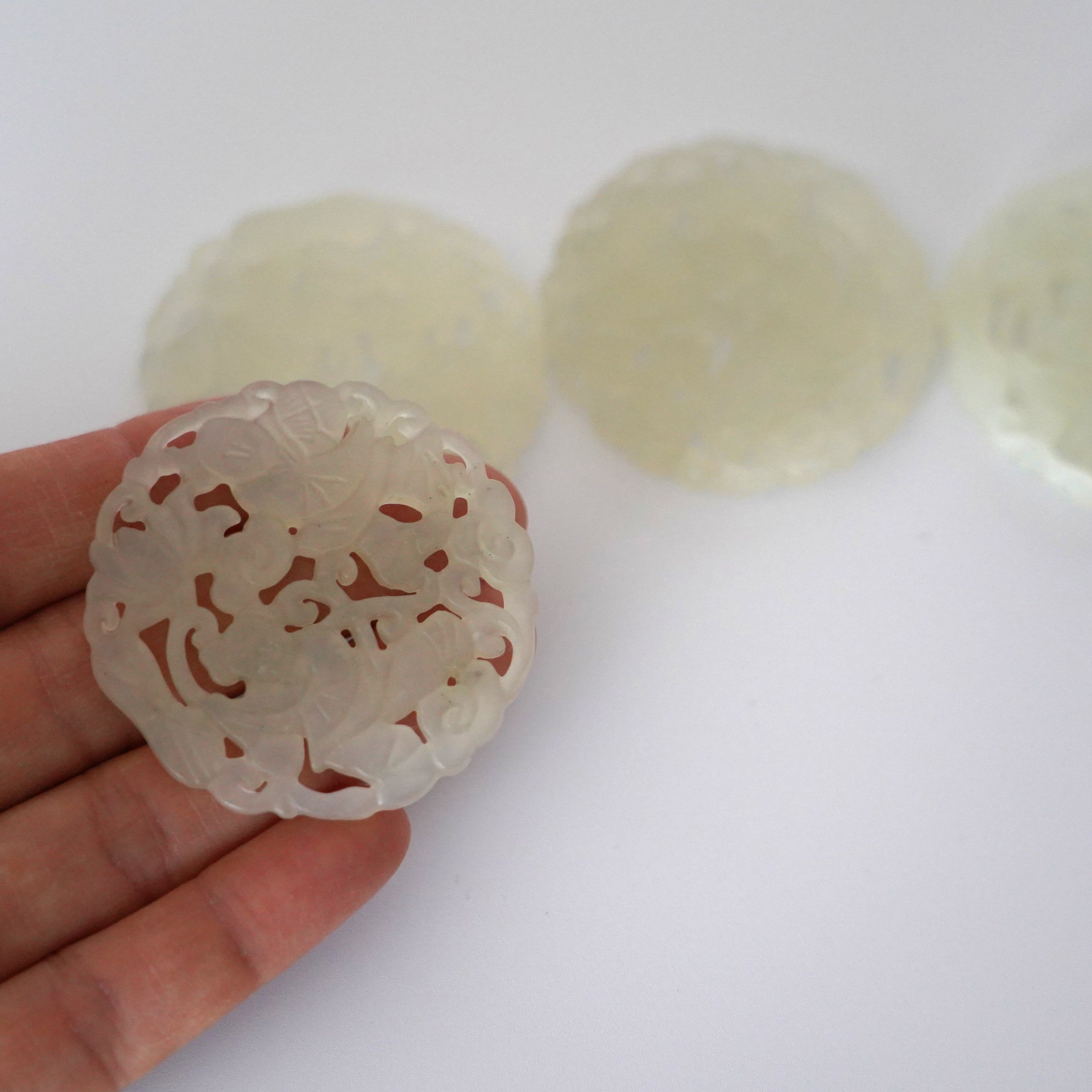 石製童子文蓋置