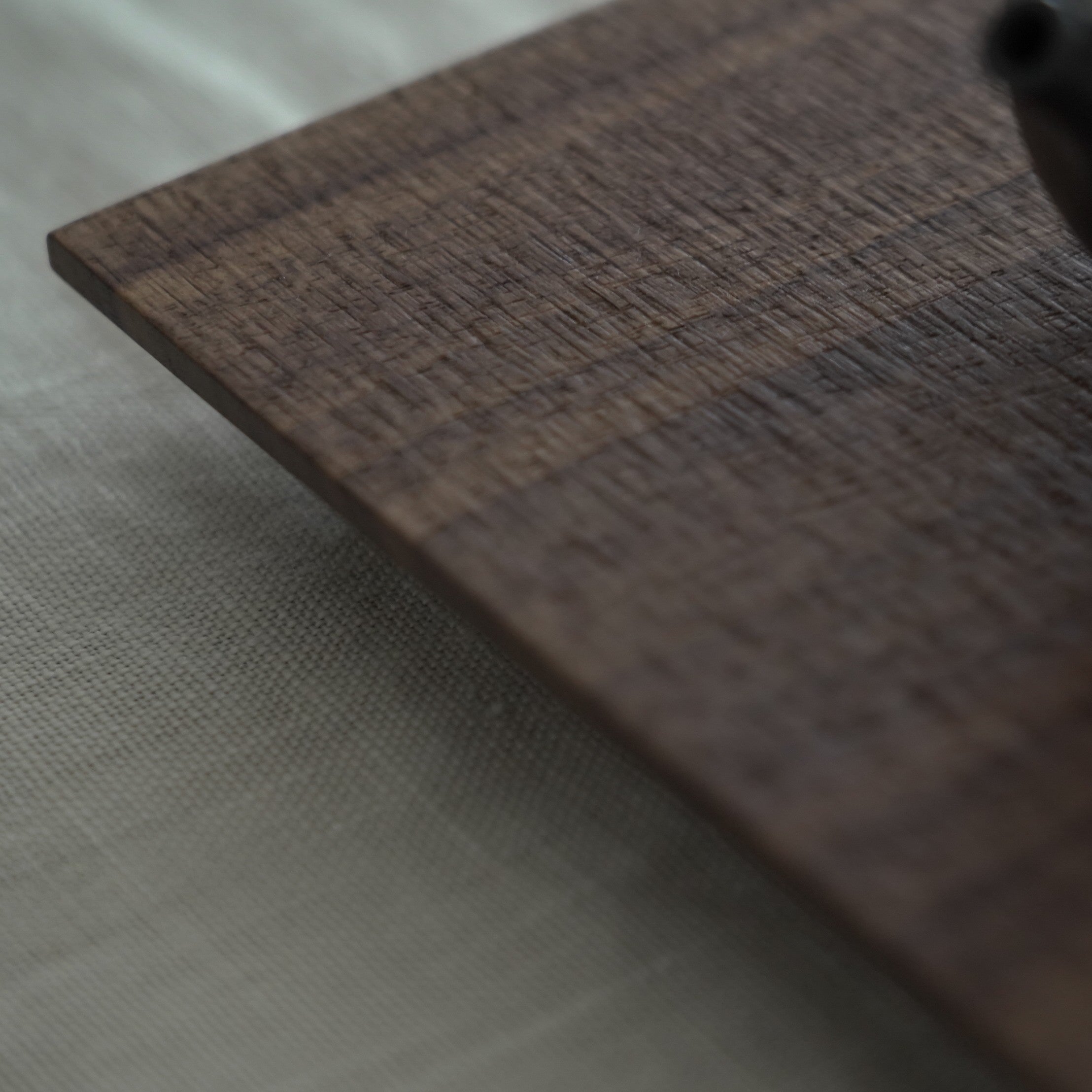 木製正方壺承　クルミ