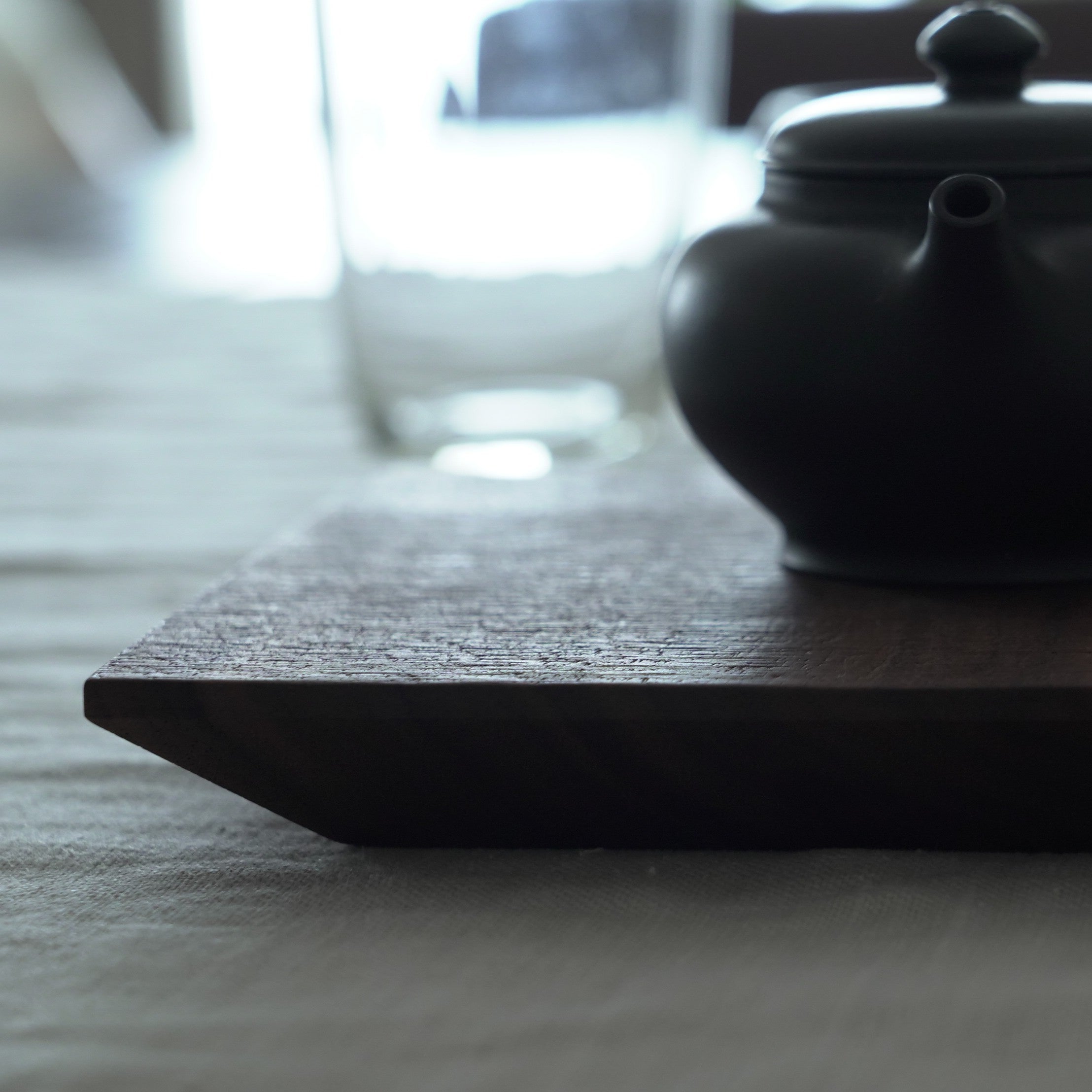 木製正方壺承　クルミ