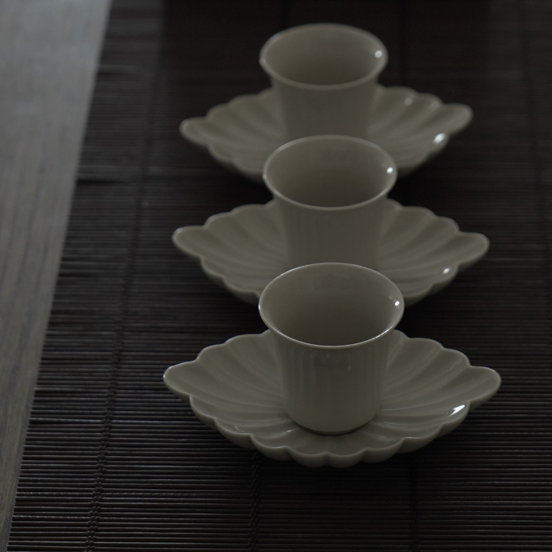 草木灰釉菊花茶托3枚セット