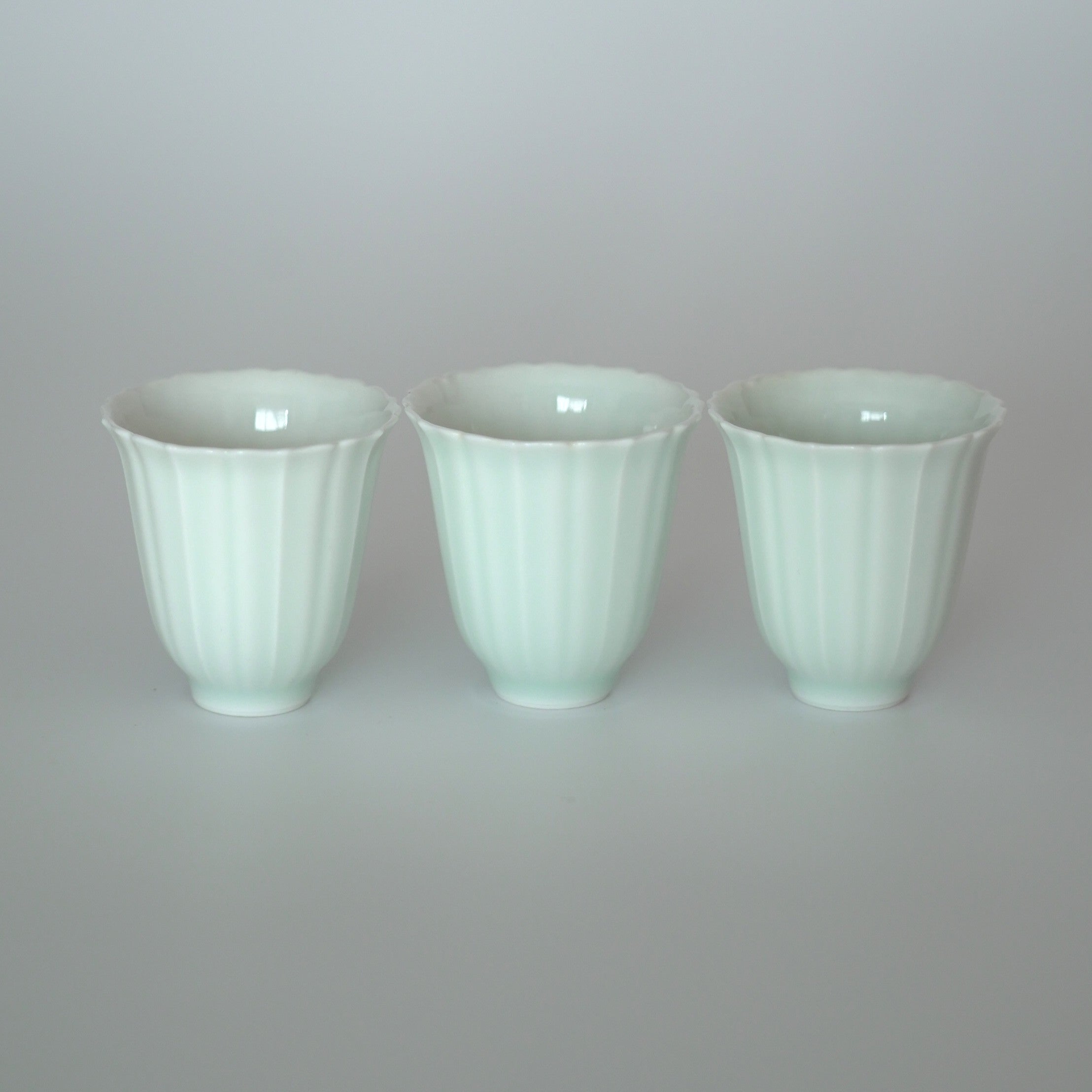 【蚤の市】青白磁輪花茶杯3個セット