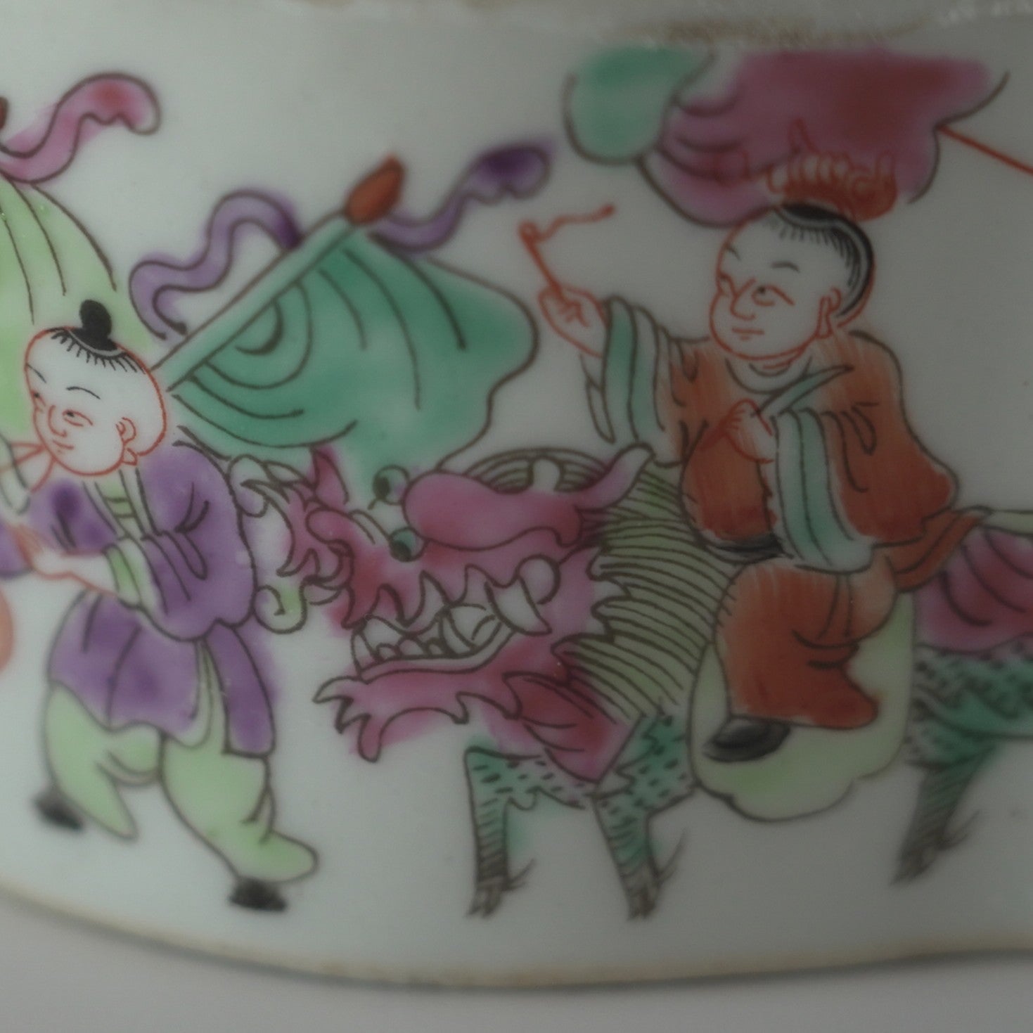 【蚤の市】粉彩麒麟送子文茶船・小