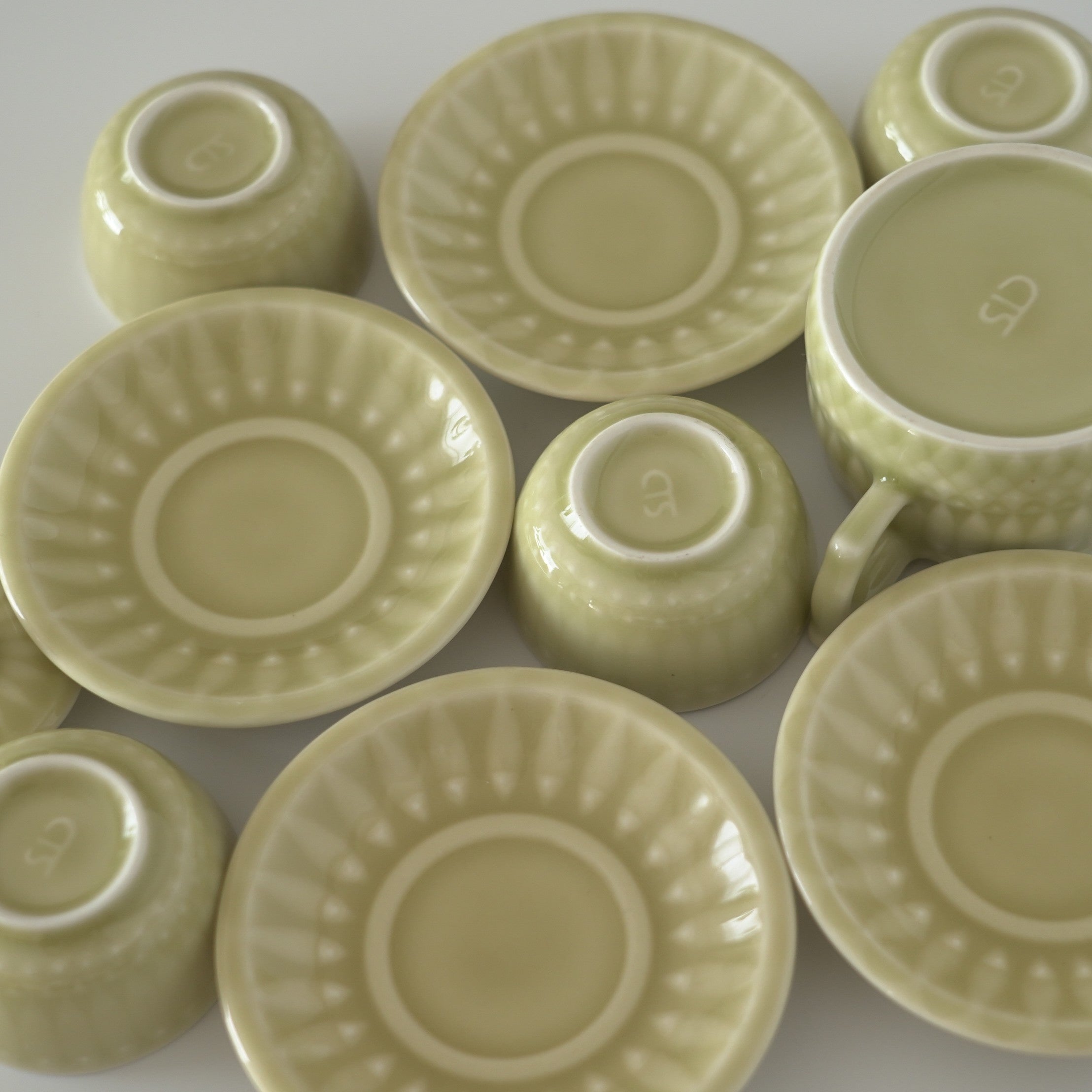 【蚤の市】刻花魚文茶壺茶杯茶托セット