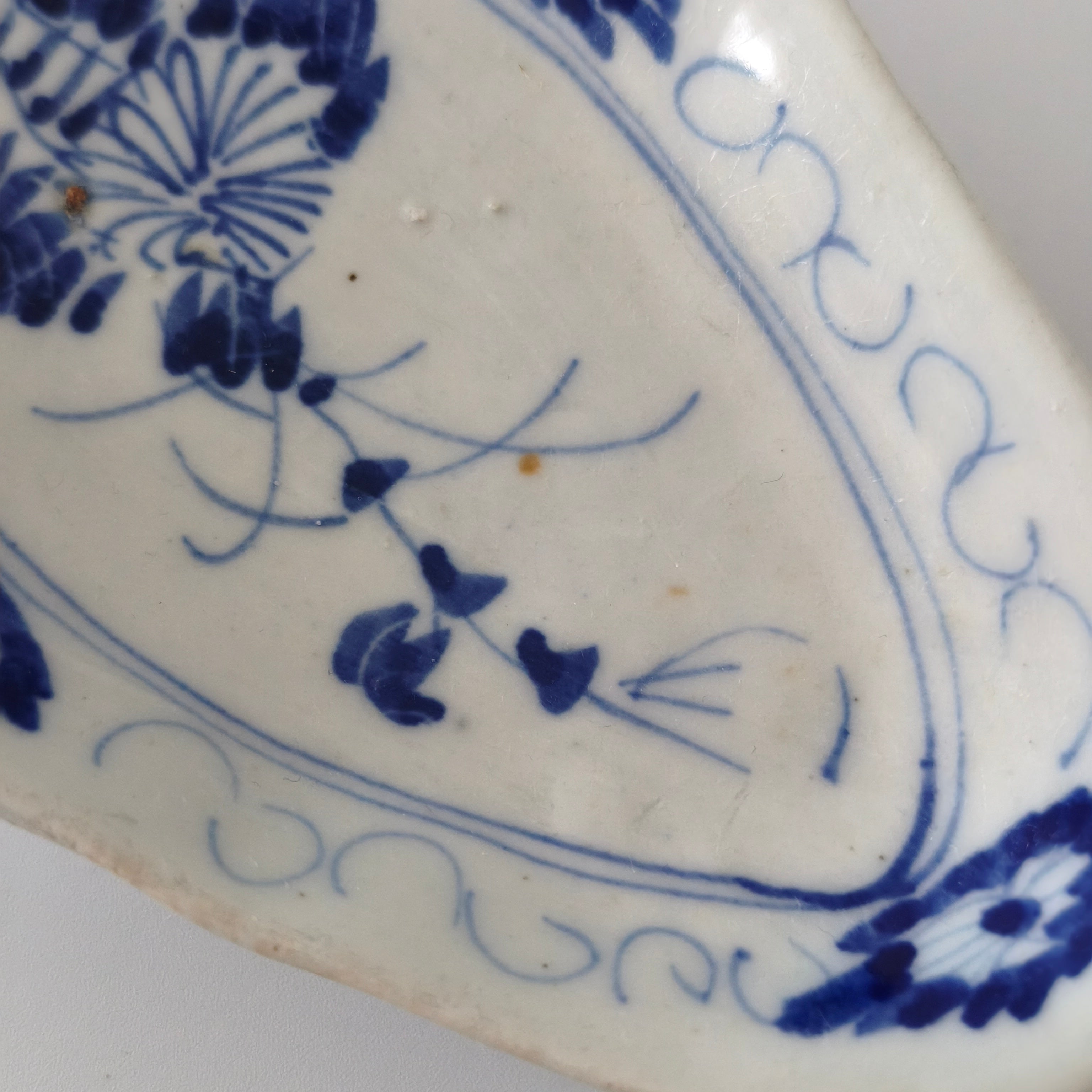 青花花卉文高台皿②小