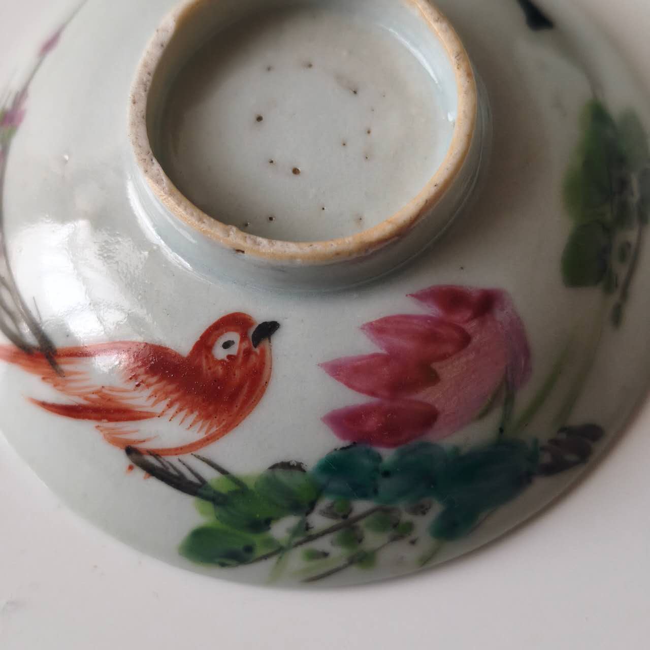 粉彩花鳥文蓋碗①