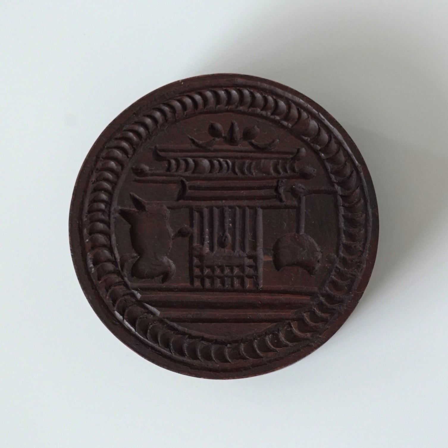 老木彫月宮玉兎文蓋置