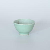 豆青釉茶杯①