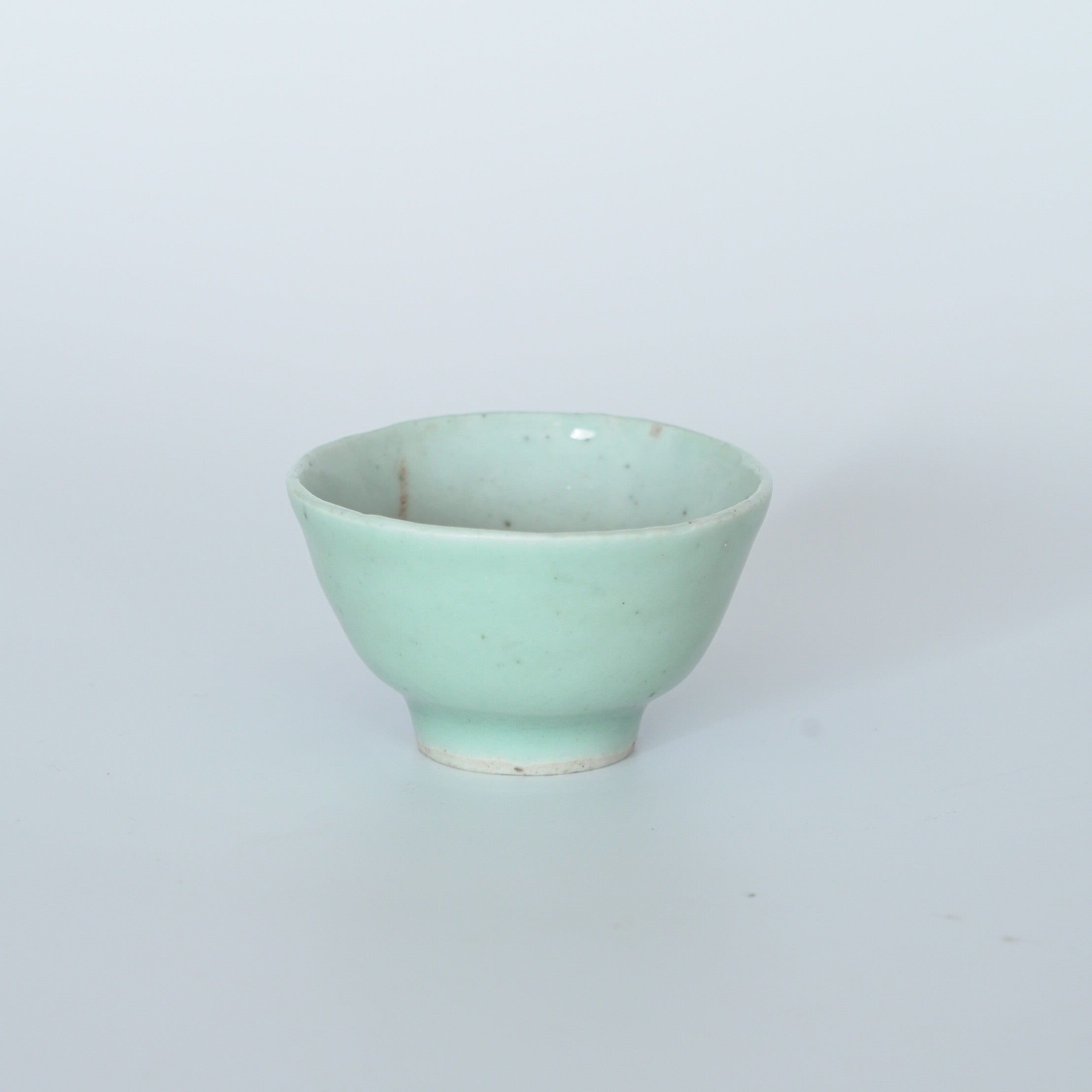 豆青釉茶杯①