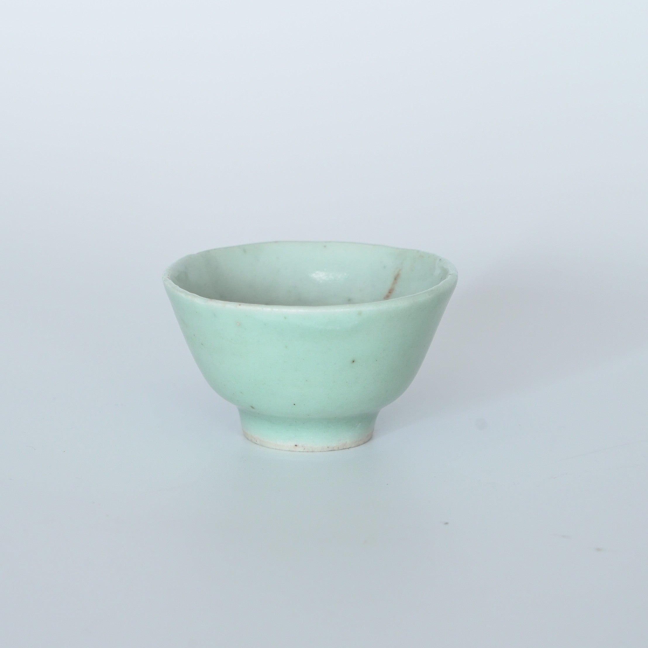 豆青釉茶杯①