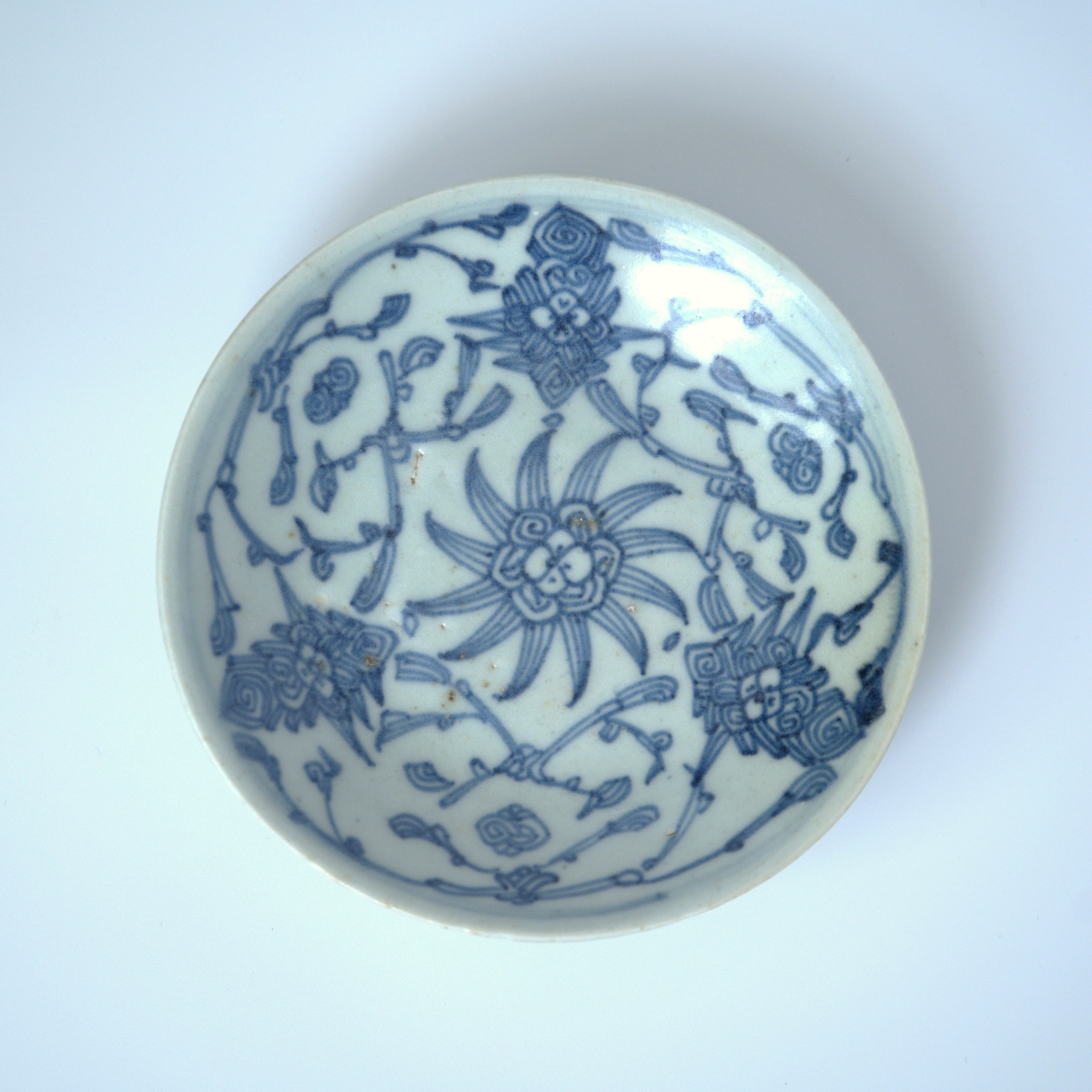 青花絡枝蓮文皿②