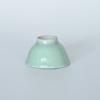 豆青釉茶杯①